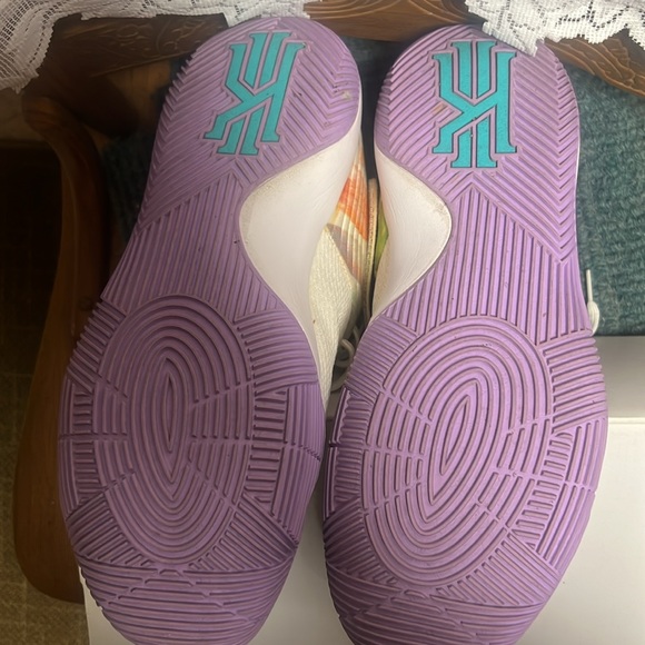 Kyrie 2s-size 12-barely used-no box. Minor lace damage from strap. GREAT DEAL!! - Picture 4 of 4